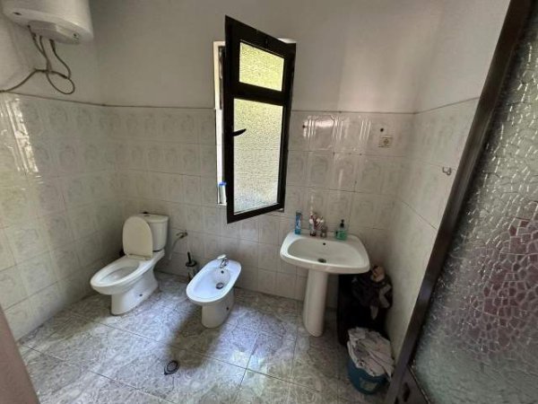 Tirane, shes Vile 2 Katshe Kati 2, 600 m² 20.300 Euro (Rruga Jordan Misja)