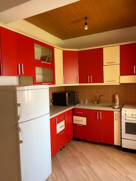 Tirane, jepet me qera apartament 90 m² 30.000 Leke