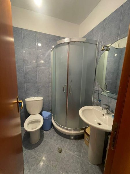 Tirane, jap me qera 68 m² 500 Euro (Stacioni i Trenit)