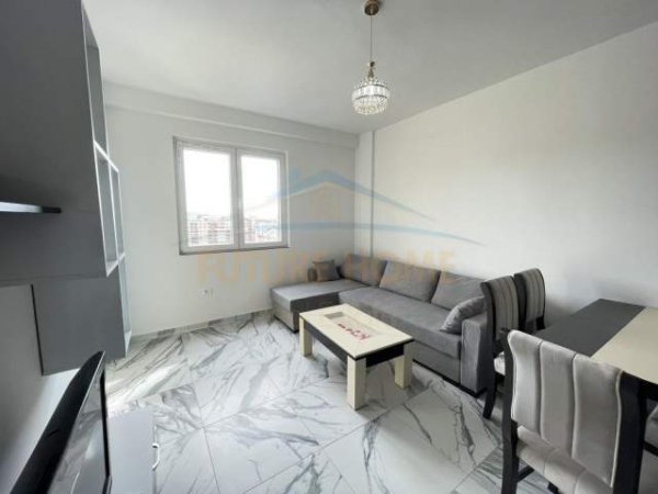 Tirane, jepet me qera apartament 1+1 Kati 9, 70 m² 350 Euro (Grand Investment)