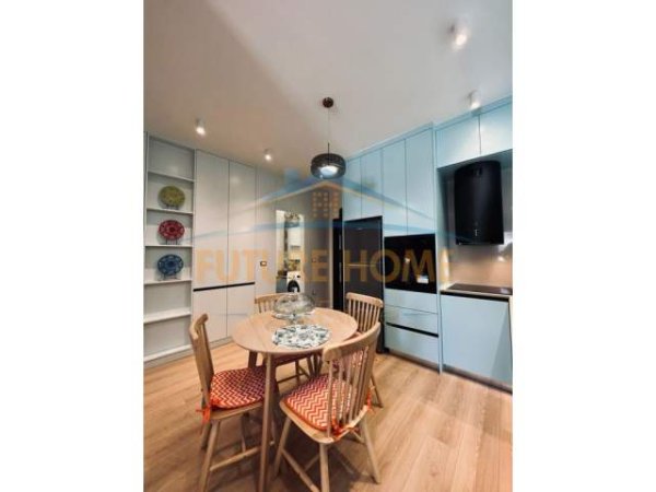 Tirane, jepet me qera apartament 1+1 Kati 7, 65 m² 650 Euro (Xhamia Tabakeve)