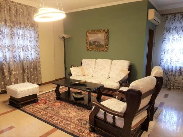 Tirane, jepet me qera apartament 4+1+BLK Kati 2, 160 m² 850 Euro (Pazari i Ri)