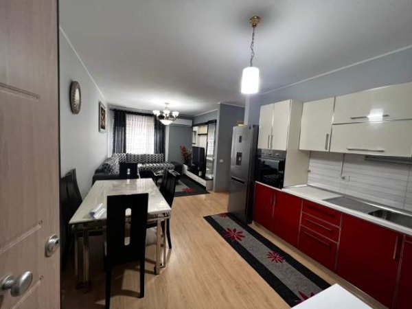 Tirane, jepet me qera apartament 2+1+BLK Kati 2, 100 m² 500 Euro (Kompleksi Magnet, Rruga Frosina Plaku)