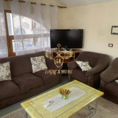 Durres, jepet me qera apartament 2+1 Kati 4, 350 Euro (Qender,Durres)