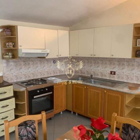 Durres, jepet me qera apartament 2+1 Kati 4, 350 Euro (Qender,Durres)