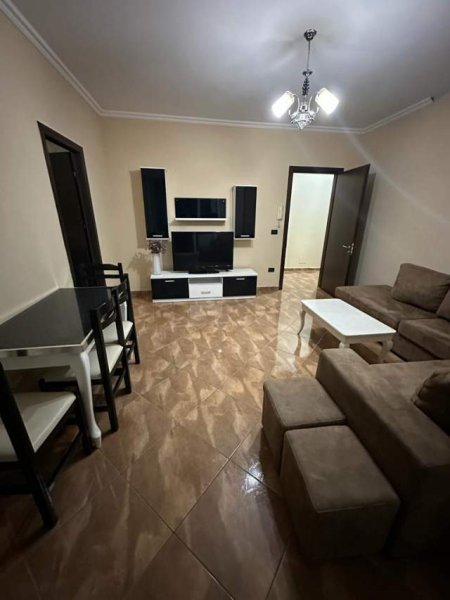 Tirane, jepet me qera apartament 2+1 Kati 4, 85 m² 400 Euro (Xhamlliku,Ish Profarma)