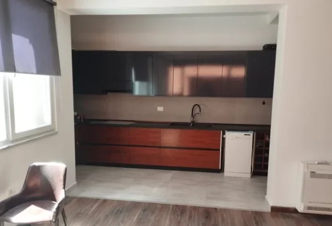 Tirane, shitet apartament 3+1 Kati 8, 146 m² 255.000 € (yzberist , misto mame)