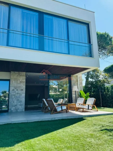 Durres, shitet Vile 5+1+Ballkon Kati 2, 520 m² 835.000 € (Gjiri Lalzit)