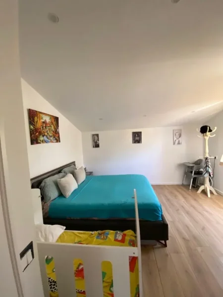 Tirane, shitet Vile 2 Katshe Kati 1, 800 m² 350.000 € (Fortuzaj)