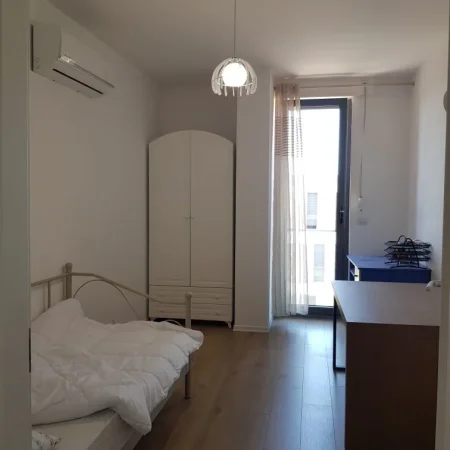 Tirane, jepet me qera apartament 2+1+Ballkon Kati 9, 100 m² 800 € (FioriDiBosco)