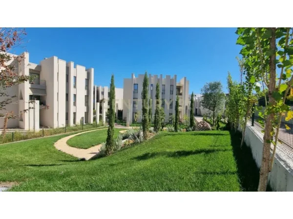 Tirane, shitet apartament 3+1 , 410 m² 1.550.000 € 