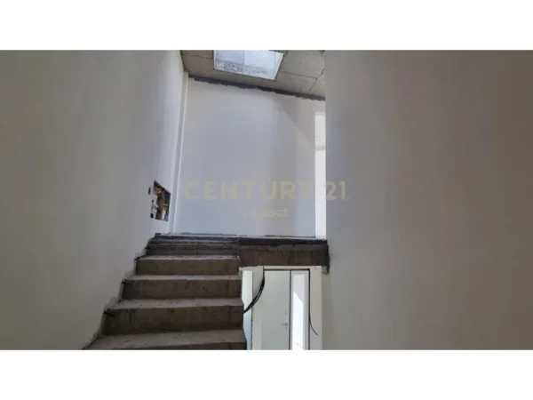 Tirane, shitet apartament 3+1 , 410 m² 1.550.000 € 