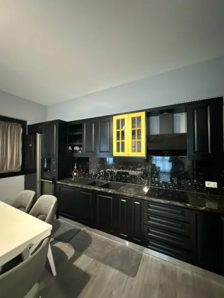 Tirane, jepet me qera apartament 3+1+Ballkon , 120 m² 1.200 € 