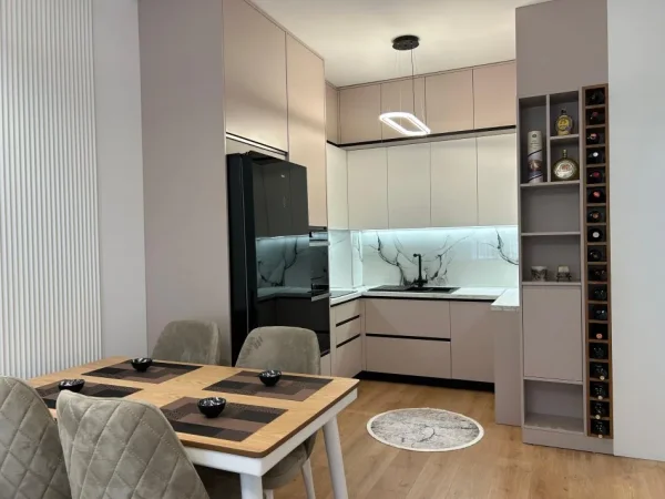 Tirane, jepet me qera apartament 1+1 Kati 7, 60 m² 600 € (Bulevardi Migjeni)