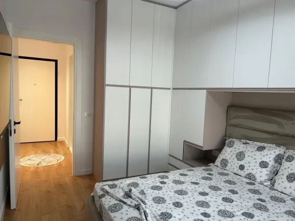 Tirane, jepet me qera apartament 1+1 Kati 7, 60 m² 600 € (Bulevardi Migjeni)
