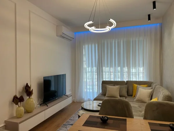 Tirane, jepet me qera apartament 1+1 Kati 7, 60 m² 600 € (Bulevardi Migjeni)