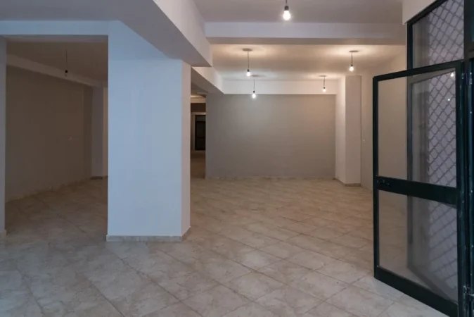 Tirane, shitet ambjent biznesi Kati 0, 202 m² 202.000 € (21 dhjetori)