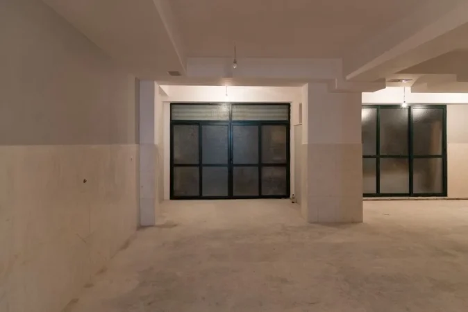 Tirane, shitet ambjent biznesi Kati 0, 202 m² 202.000 € (21 dhjetori)