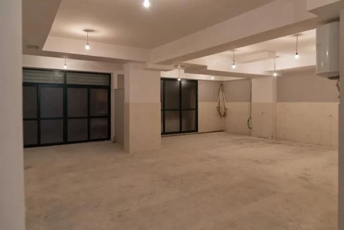 Tirane, shitet ambjent biznesi Kati 0, 202 m² 202.000 € (21 dhjetori)