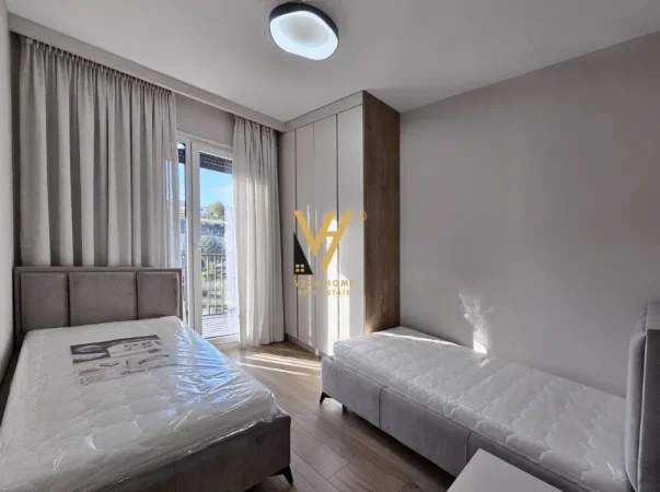 Tirane, jepet me qera apartament 2+1+Ballkon Kati 2, 90 m² 1.000 € (TEG, ROSE GARDEN)