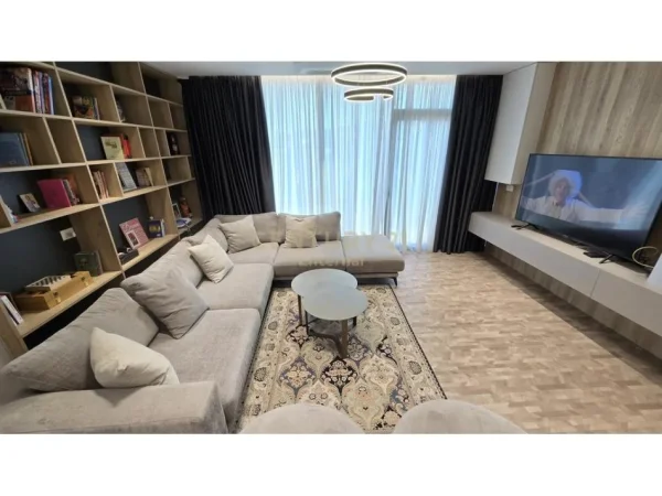 Tirane, jepet me qera apartament 3+1 Kati 6, 165 m² 2.500 € 