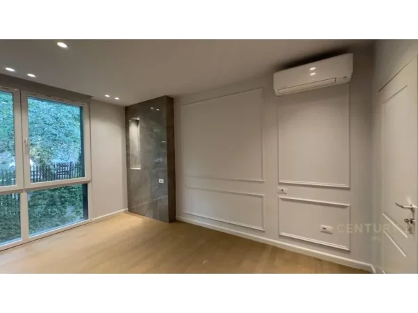 Tirane, shitet apartament 3+1 Kati 2, 153 m² 360.000 € 