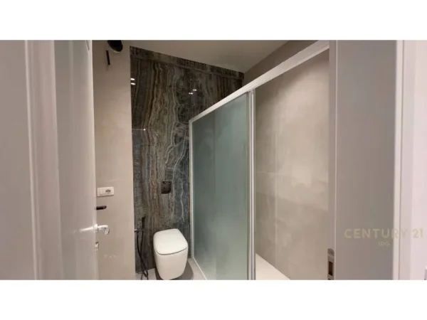 Tirane, shitet apartament 3+1 Kati 2, 153 m² 360.000 € 