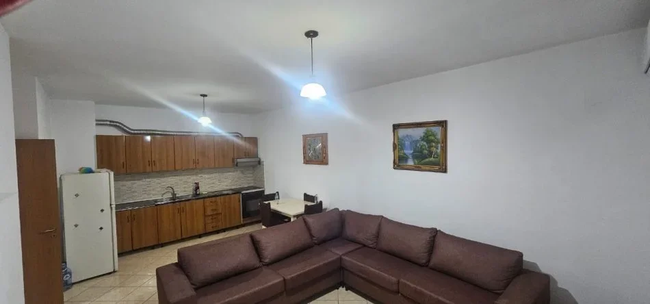 Tirane, shitet apartament 1+1 Kati 3, 72 m² 110.000 € (yzberisht)