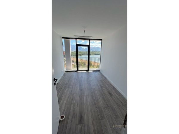 Tirane, jepet me qera ambjent biznesi Kati 9, 106 m² 1.450 € 