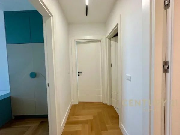 Tirane, jepet me qera apartament 2+1 Kati 6, 117 m² 2.100 € 