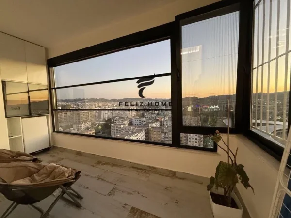 Tirane, jepet me qera apartament 2+1 Kati 13, 112 m² 800 € (LAPRAKE)