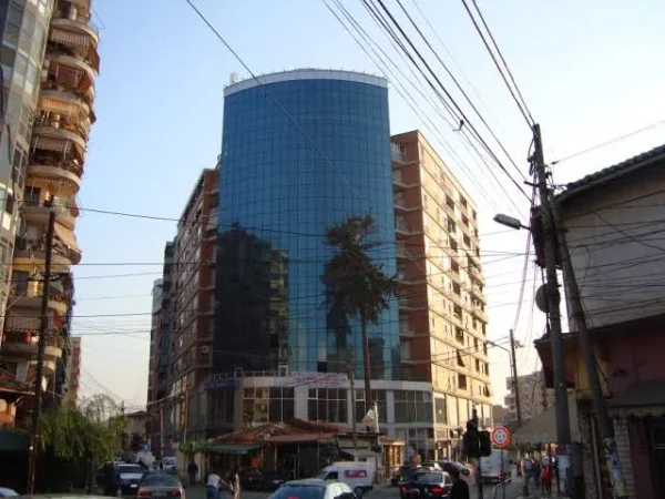 Tirane, shitet Kati 1, 401 m² 1.100.000 € (Rruga E Saraçeve)