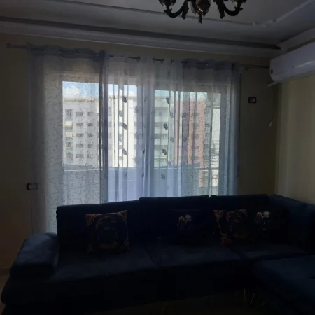 Tirane, jepet me qera apartament 2+1+Ballkon Kati 6, 100 m² 550 € (Astir prane hotel marinaj)