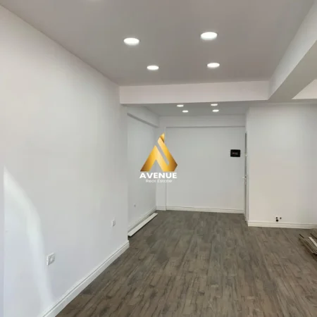 Tirane, shitet dyqan Kati 0, 37 m² 60.000 € (dritan hoxha)