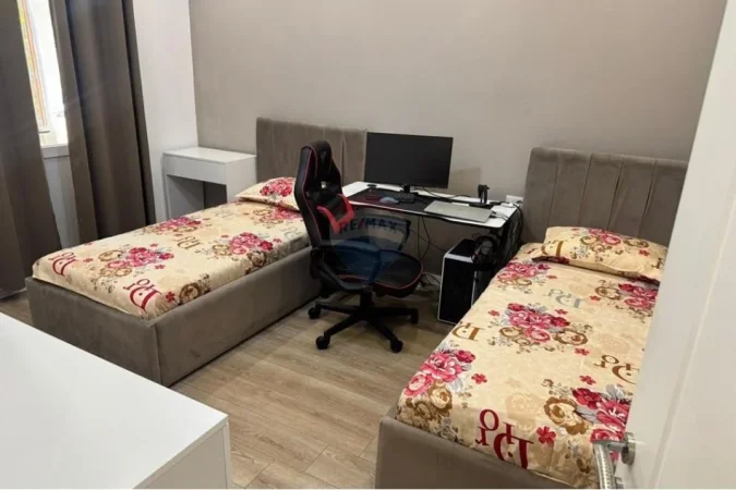 Tirane, jepet me qera apartament 1+1 , 58 m² 600 € (Rruga Ferit Xhajko)