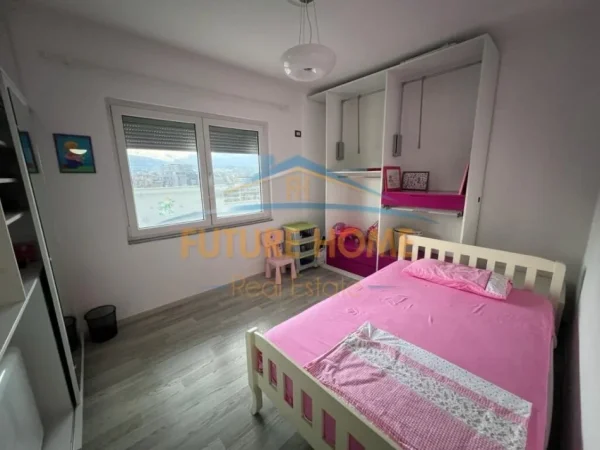 Tirane, jepet me qera apartament 2+1+Ballkon Kati 11, 294 m² 1.200 € (Selvia)
