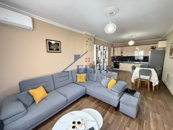 Tirane, shitet apartament 2+1+Ballkon Kati 6, 103 m² 145.000 € (Rruga Loni Ligori)