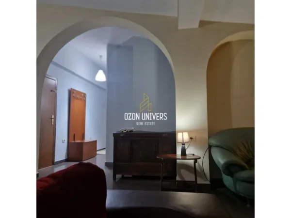 Tirane, jepet me qera apartament 2+1 Kati 4, 90 m² 500 € (rruga 5 maji)