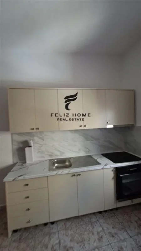 Tirane, jepet me qera apartament 1+1 Kati 2, 90 m² 500 € (RRUGA E DURRESIT)