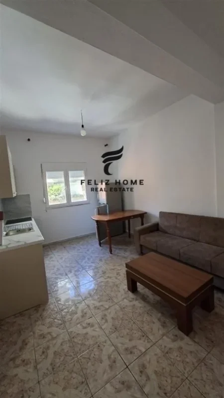 Tirane, jepet me qera apartament 1+1 Kati 2, 90 m² 500 € (RRUGA E DURRESIT)