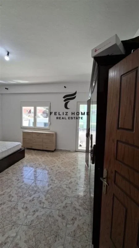 Tirane, jepet me qera apartament 1+1 Kati 2, 90 m² 500 € (RRUGA E DURRESIT)