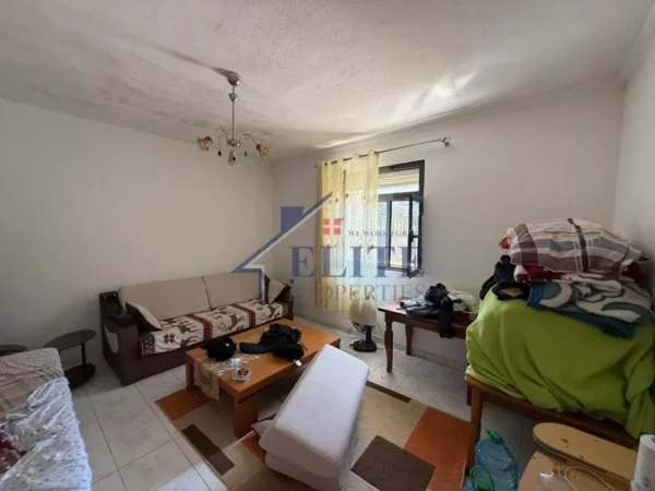 Tirane, shitet apartament 2+1+Ballkon Kati 0, 150.000 m² 150.000 € (Paskuqan)