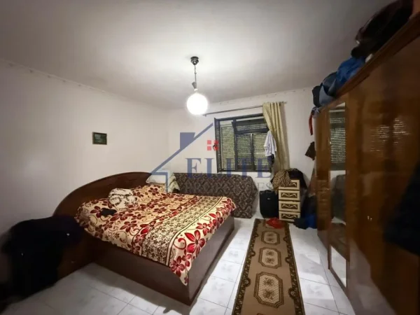 Tirane, shitet apartament 2+1+Ballkon Kati 0, 150.000 m² 150.000 € (Paskuqan)