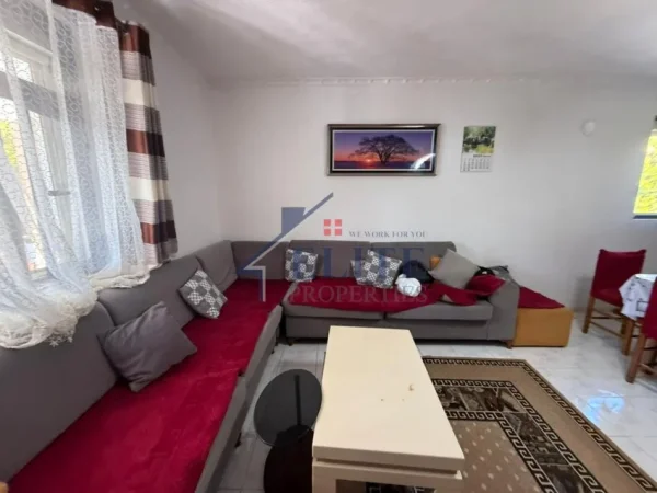 Tirane, shitet apartament 2+1+Ballkon Kati 0, 150.000 m² 150.000 € (Paskuqan)