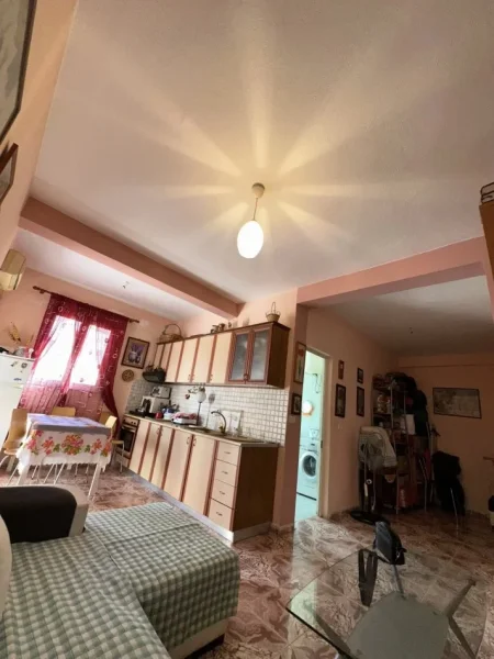 Durres, shitet apartament Kati 3, 79.999 € (PAMJE DETI VIJE E DYTE ME DETIN Hotel Palace ,Plazh)