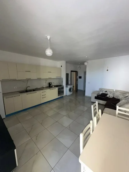 Durres, jepet me qera 1+1+Ballkon , 300 € (Jepet Apartament me Qera • 1+1+Ballkon • Mobiluar • Kati 2 me ashensor pallat i ri me adminsitrim • Jepet per afatgjate Hotel Antalya , Plazh • 300€ __________________________________ PER M...