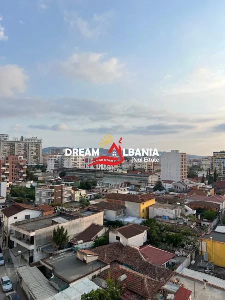 Tirane, jepet me qera apartament 1+1 , 70 m² 750 € (Jordan Misja)