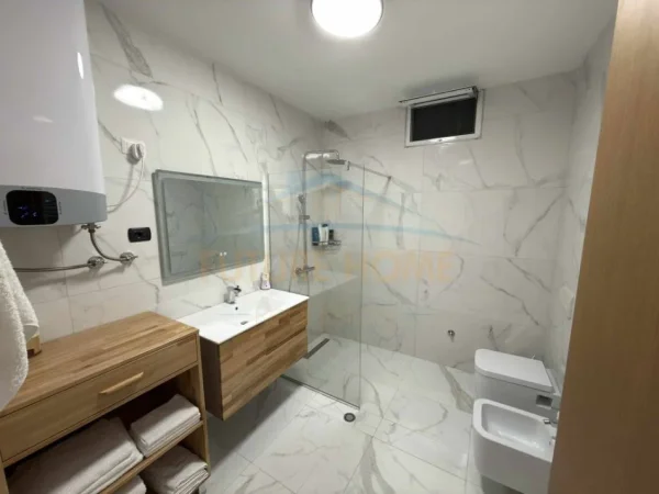 Tirane, shitet apartament 2+1+Ballkon Kati 2, 95 m² 165.000 € (Fresk)