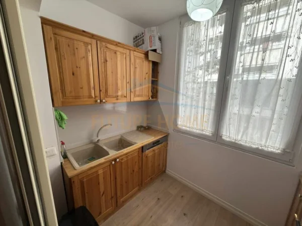 Tirane, shitet apartament 2+1+Ballkon Kati 2, 95 m² 165.000 € (Fresk)