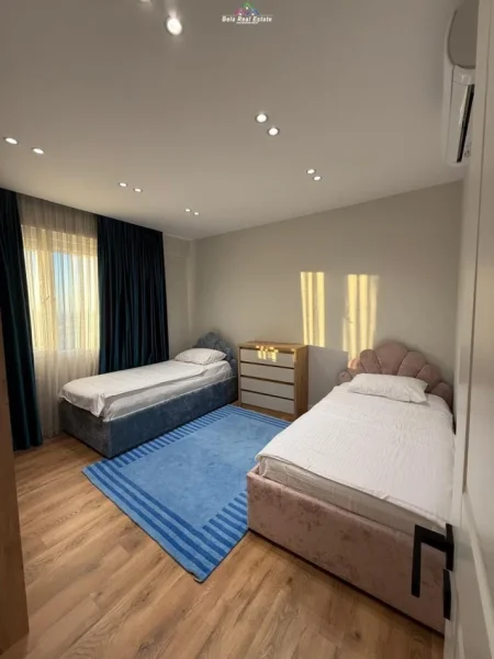 Tirane, jepet me qera apartament 2+1 Kati 13, 112 m² 800 € (kthesa e kamezes)